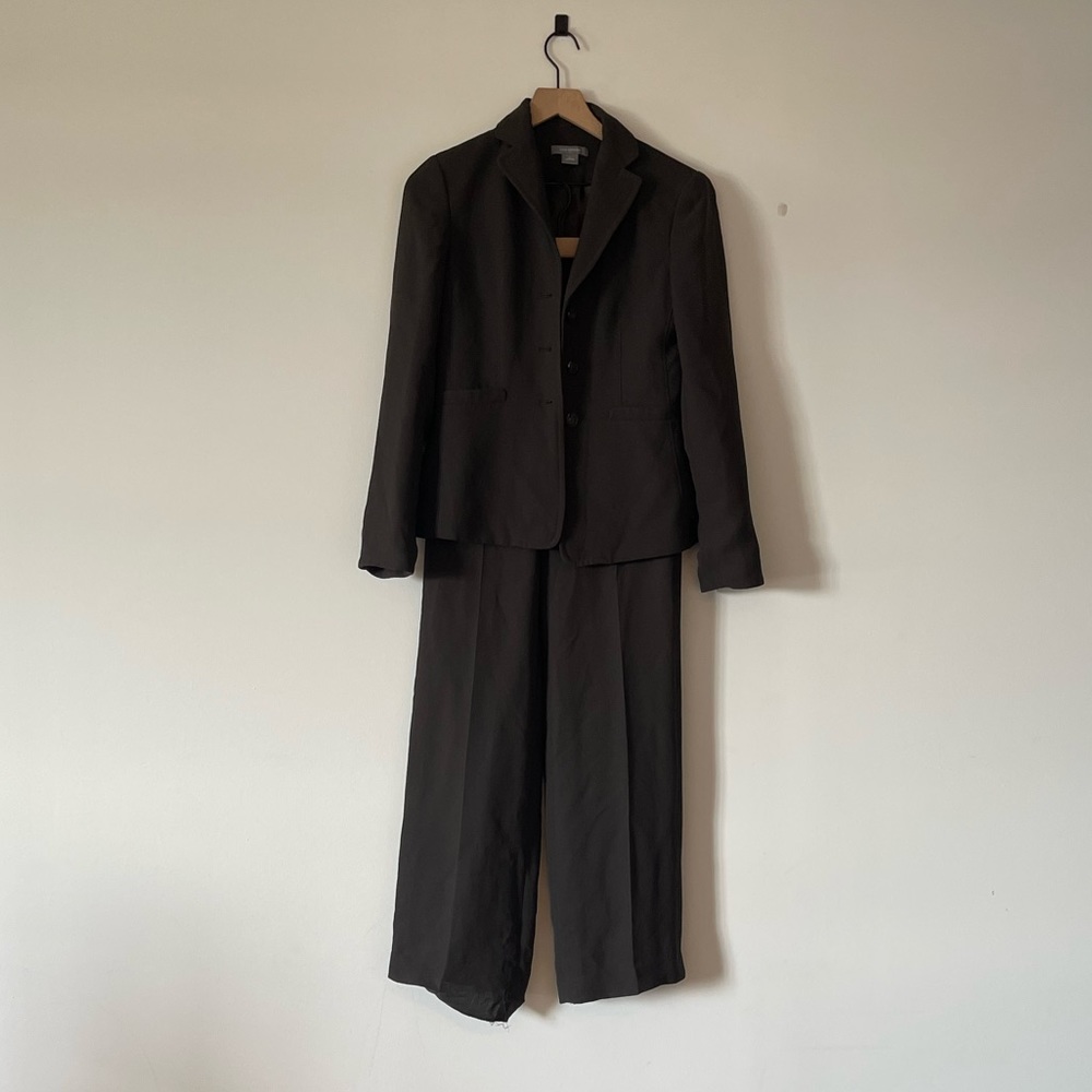 2000s Ann Taylor 2 piece suit. FLAWS!